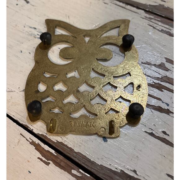 Retro Brass Owl Trivet | Made in Taiwan, Functional Hot Plate, Owl Collectible - Picture 2 of 5